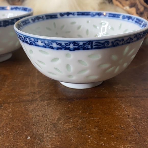 White Porcelain With Blue Design Bowls/2 - Picture 3 of 6